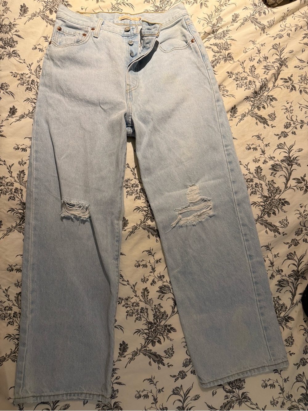 Levis Ribcage Straight Ankle Light Wash Distressed Jeans